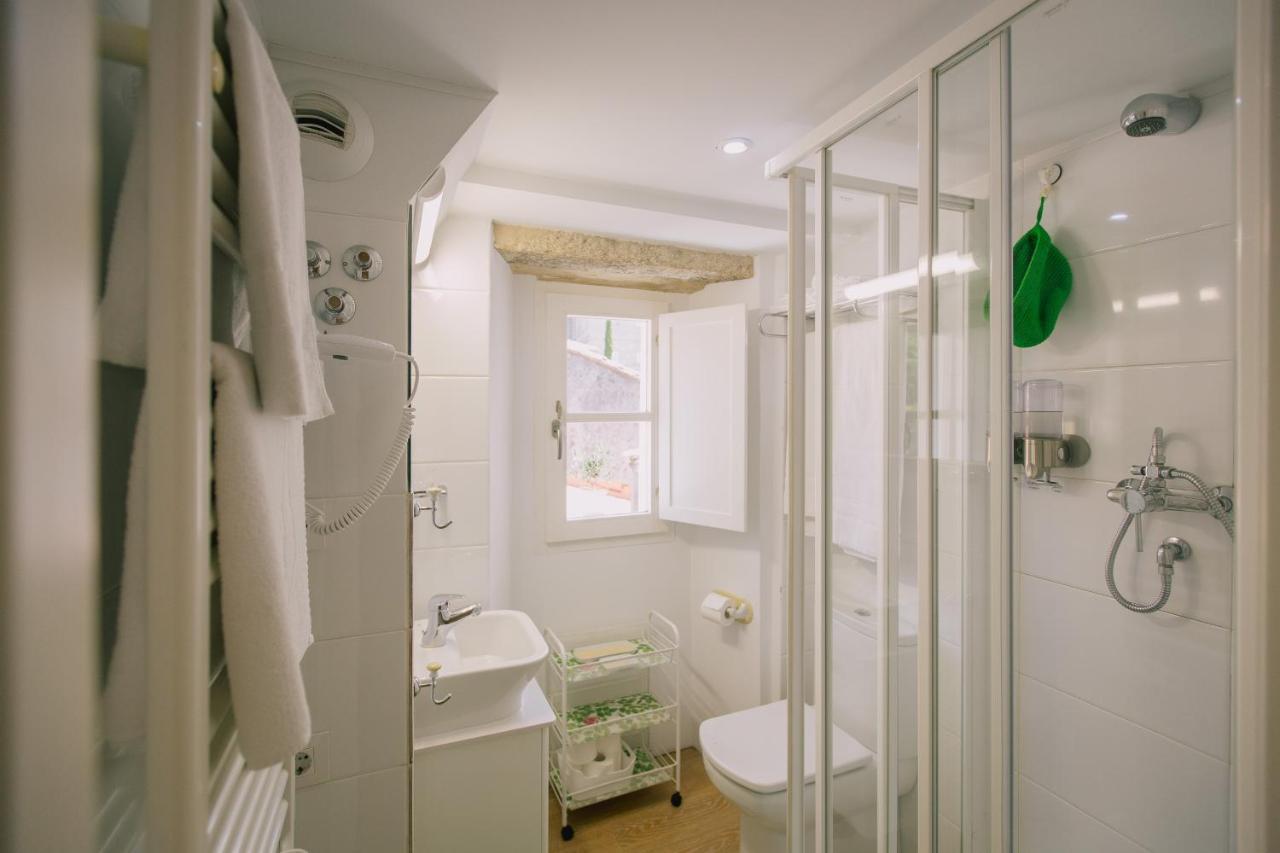 סנטיאגו דה קומפוסטלה Roompedra Apartamentos Turisticos מראה חיצוני תמונה